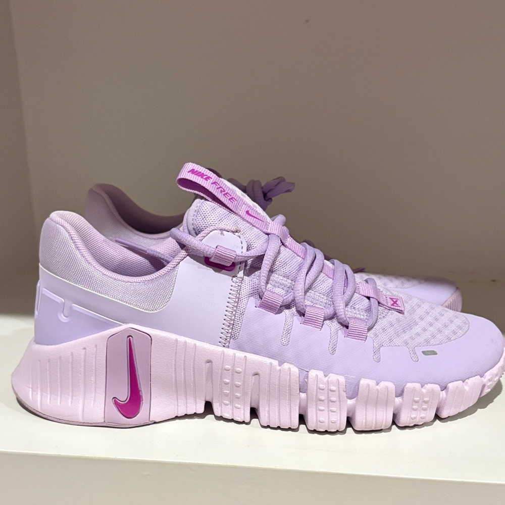 Nike Light Purple Sneakers with Pink Accents